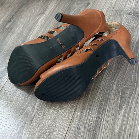 Women's Red Circle Heels Size 9 - Picture 7 of 7